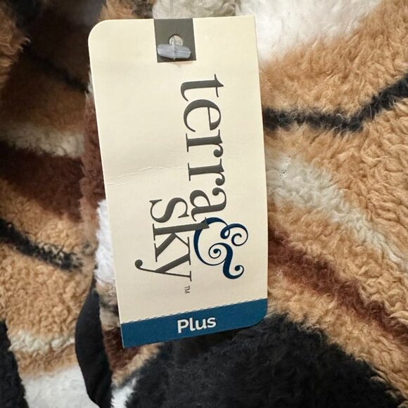 NWT - Zip Sherpa Pullover - Picture 4 of 5